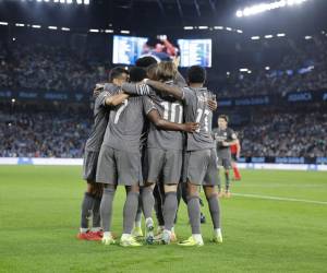 Los jugadores del cuadro merengue celebran el 2-1 ante el Celta de Vigo.