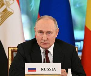 Putin insistió en que su país “respeta mucho la posición de los Estados africanos a favor del mantenimiento de la estabilidad”.