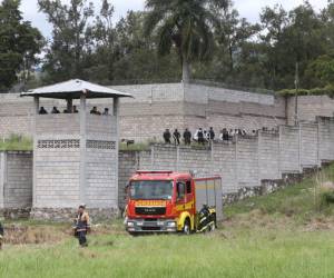 El Cuerpo de Bomberos llegó a la zona para controlar el incendio dentro de los módulos.