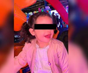 a pequeña fue identificada como Emma Natalia Velázquez Gutiérrez y viajaba junto a su familia en un vehículo que volcó en la White Road, cerca de la autopista 150 en el condado de Rowan.