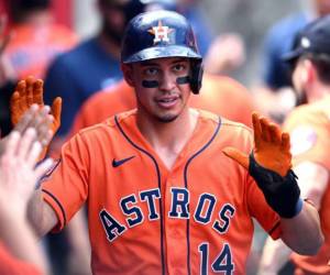 Mauricio Dubón ha sobresalido jugando de jardinero central en los Astros de Houston.