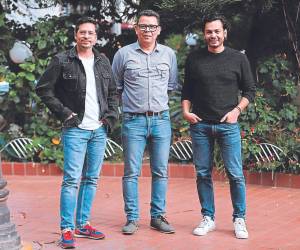 Enrique Medrano junto a Moisés Godoy y Luis Flores, quienes emprenden esta nueva iniciativa de sacar una serie y película a la luz.