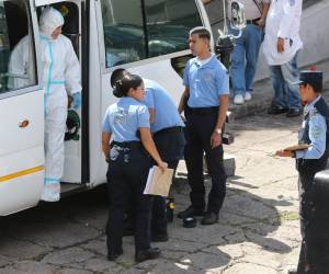 Un incidente se registró este lunes en Comayagüela, Honduras, cuando un hombre perdió la vida en el interior de un bus. Las imágenes del trágico percance.