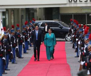 La presidenta Xiomara Castro participó de los actos solemnes en la plaza central de la capital