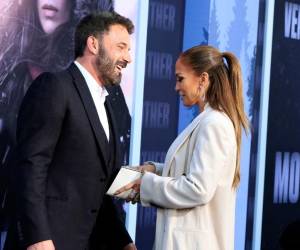 A unos días de que se presentara oficialmente una solicitud de divorcio entre Jennifer López y Ben Affleck, el actor ya ha sido vinculado a una mujer con quien se le ha visto paseando en diferentes puntos de Los Ángeles en estos últimos días. A continuación, los detalles que trascienden.