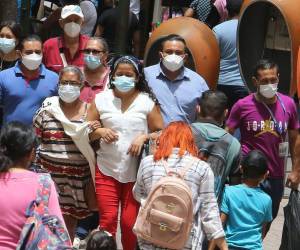 Miembros de la Comisión de Salud del Congreso Nacional y del Colegio Médico consideran que el uso de la mascarilla debe quedar a la voluntad de cada persona.