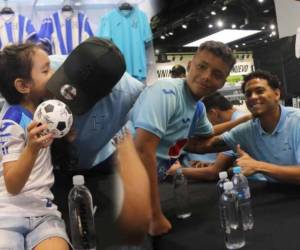 La Selección de Honduras compartió con los aficionados que llegaron a Cascadas Mall en Tegucigalpa.