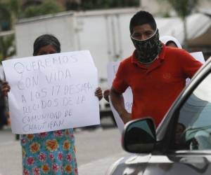 Pobladores de la comunidad de Chautipan, ubicada en la sierra de Chilpancingo, capital del sureño estado mexicano de Guerrero, protestaron para exigir la búsqueda y localización de 17 personas desaparecidas luego de acudir al municipio de Chilapa a vender artículos para el hogar a finales de octubre.