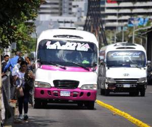 Con el bono compensatorio, el gobierno subsidia un millón de usuarios del transporte público urbano en cuatro ciudades de Honduras.