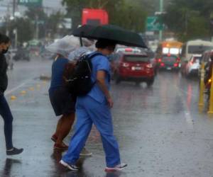 Lluvias y bajas temperaturas son los efectos del sistema de baja presión.