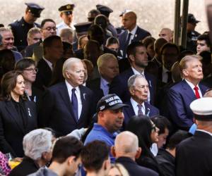 La vicepresidenta y candidata demócrata para las elecciones de noviembre, Kamala Harris, y el expresidente y actual aspirante republicano, Donald Trump, volvieron a encontrarse este miércoles con un nuevo apretón de manos incluido, horas después de mantener un intenso debate televisado en su carrera a la Casa Blanca.