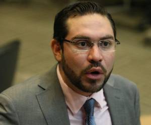 Según Francis Cabrera, diputado que apoya la corriente de Jorge Cálix, el precandidato presidencial rechazó las ofertas de las abogadas que simpatizan con la línea del actual gobierno.