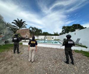 Desde el miércoles, el Ministerio Público a través de la ATIC levantó una operación de allanamiento y decomiso de propiedades del hondureño que se encuentra preso en Colombia por narcotráfico.