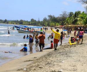 La Semana Morazánica, que corresponde a los feriados del 3, 12 y 21 de octubre, se otorga para promover el turismo interno en el país.