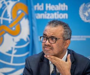 La cifra de muertes por covid-19 ha bajado a una quinta parte de la del año pasado, según el director de la OMS, Tedros Adhanom Ghebreyesus.