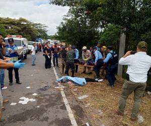 Al menos 13 muertos y más de 40 heridos, entre ellos niños, dejó un fatal accidente registrado en el kilómetro 31 de la carretera hacia el departamento de Olancho en horas de la mañana de este martes -5 de diciembre-.