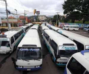 Los transportistas denunciaron que a pesar que la Secretaría de Finanzas desembolsa los fondos, el Instituto Hondureño del Transporte Terrestre (IHTT) no hace efectivo el pago y los fondos nuevamente pasan a Sefín.