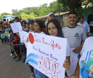 El filántropo y youtuber japonés, Shin Fujiyama, arribó a Honduras este domingo 27 de octubre tras su gran desafío de 3,000 kilómetros, y fue recibido como todo un héroe en el municipio de Ocotepeque.