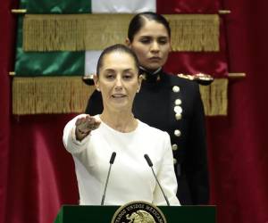 Sheinbaum dijo en su primer discurso que “es tiempo de transformación y es tiempo de mujeres”.