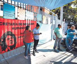 Los empleados en protesta desde hace más de 30 días piden que sea Guido Eguigure el que asuma la titularidad.