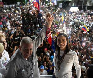 Este jueves 25 de julio, Caracas se convirtió en el escenario de grandes movilizaciones tanto de seguidores del presidente Nicolás Maduro como de seguidores de la oposición, representada por Edmundo González Urrutia, con el apoyo de la líder opositora inhabilitada María Corina Machado cerrando así campaña para las elecciones del próximo domingo 28 de julio.