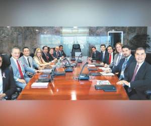 El Gabinete Económico de Honduras y la misión técnica del FMI continuaron ayer con la revisión del acuerdo trianual.