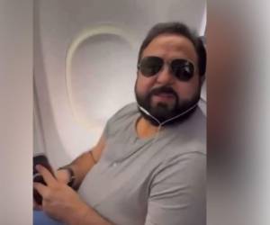 En primera clase y rumbo a EUA: Graban a Luis Redondo en un avión