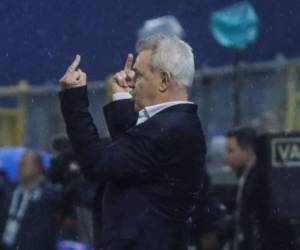 Javier Aguirre provocó a la afición de Honduras en el estadio Morazán de San Pedro Sula.