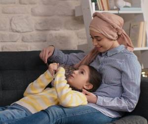 Los adultos de la familia deben procurar la estabilidad emocional para transmitir tranquilidad a los niños.