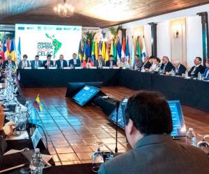 Inauguración de la primera Cumbre del Café de la Celac en Honduras, enfocada en impulsar el desarrollo del sector cafetalero.