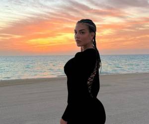 Georgina Rodríguez, modelo española y pareja del futbolista Cristiano Ronaldo, ha abierto las puertas de su nueva residencia en Riad, Arabia Saudita, mostrando detalles de su vida en el oriente medio a través de sus redes sociales, seguidas por casi 60 millones de personas.