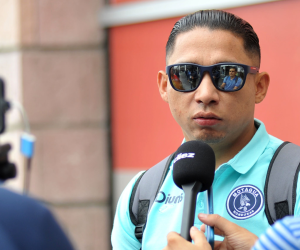 “Mirada en el duelo de mañana ante Verdes y reojo en la Bicolor”: Emilio Izaguirre