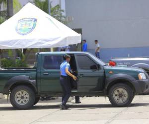 Vehículos sin identificación policial similares a los particulares son utilizados por la Policía para realizar operativos en el Valle de Sula.