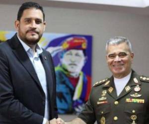 José Zelaya junto a Vladimir Padrino se reunieron en Venezuela.