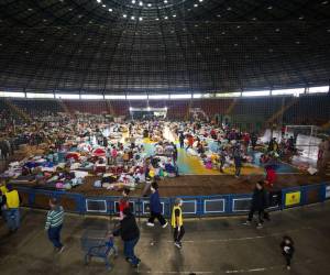 Cientos de damnificados se encuentra en centros de ayuda.