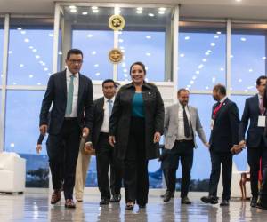 La primera mujer presidenta en Honduras arriba a sus 65 años y lo celebrará en México, donde participará este 1 de octubre en la toma de posesión de su homóloga, Clauida Sheinbaum.