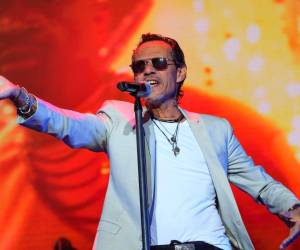 Marc Anthony hace el llamado a los latinos a replantearse la idea de votar por el candidato republicano Donald Trump.