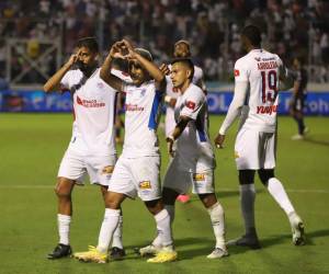 Un Olimpia sin compasión derrotó y goleó a un débil Motagua.