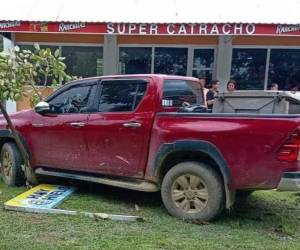 La pareja se encontraba a bordo de un vehículo pick-up cuando fueron atacados a disparos por desconocidos.