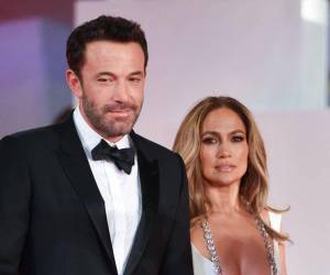 Un distanciamiento entre Jennifer López y Ben Affleck puso en manifiesto ante el ojo público de la prensa y los fanáticos que la pareja de actores estaría en un presunto proceso de separación definitiva. Las especulaciones tomaron formar la semana pasada cuando asistieron de manera individual a la Met Gala de Nueva York. A continuación los detalles.