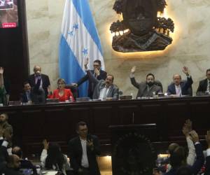 El presidente del Congreso Nacional de Honduras, Luis Redondo, convocó para hoy a la sesión ordinaria número dos de la actual legislatura, para elegir a los magistrados de la nueva Corte Suprema de Justicia.