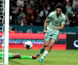 Honduras ya juega ante México en el estadio Nemesio Diez de Toluca.