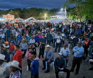 Ocupantes de tierras de diferentes zonas del país viajaron hasta Catacamas para participar en una asamblea.