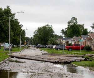 El huracán Francine se degradó a depresión tropical tras causar graves inundaciones y apagones en Luisiana, especialmente en el área metropolitana de Nueva Orleans, lo que obligó a la declaración de emergencia para agilizar la ayuda federal.