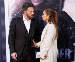 Jennifer López y Ben Affleck reaparecen juntos tras innumerables rumores que giran en torno a una supuesta crisis matrimonial entre la pareja. A continuación, los detalles del momento que protagonizaron frente a la prensa.