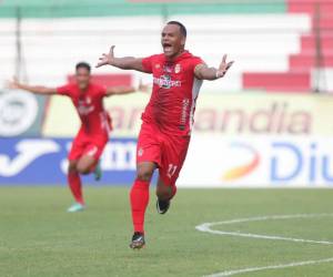 Rony Martínez y Real Sociedad sorprenden a Marathón en el Yankel Rosenthal