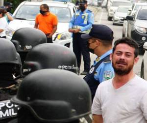 Roger Enrique Lanza llegó llorando a la escena del crimen.