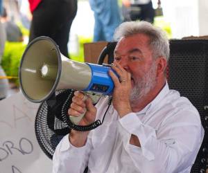 Roberto Contreras comenzó una huelga de hambre exigiendo al gobierno de Xiomara Castro el pago de 240 millones de lempiras.