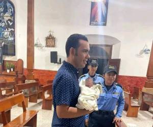 Un recién nacido fue abandonado por su madre frente a una iglesia católica, en Juticalpa, Olancho.