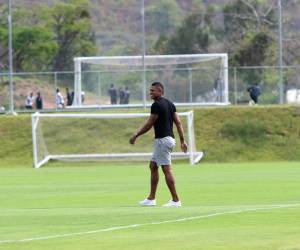 Carlo Costly se reencontró con varios de sus excompañeros tras su visita a la Cueva del León.